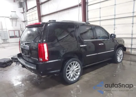 2011 Cadillac Escalade Premium z USA, uszkodzony, nr VIN 1GYS4CEF0BR398931